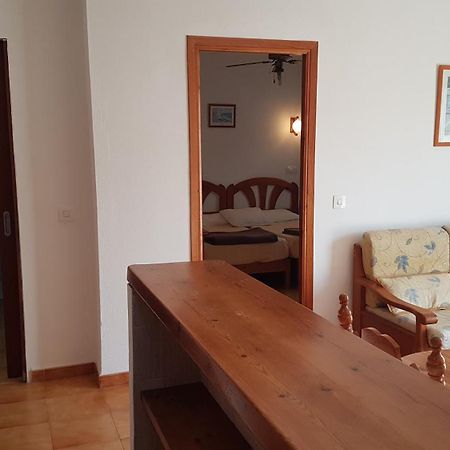 Apartamentos Vista Al Puerto Sant Antoni de Portmany Exterior foto