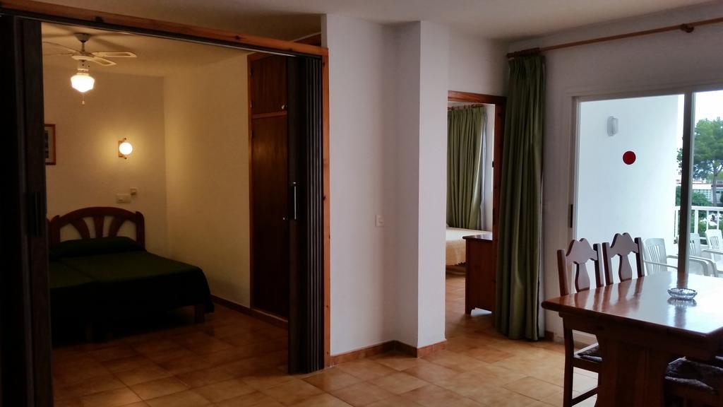 Apartamentos Vista Al Puerto Sant Antoni de Portmany Exterior foto
