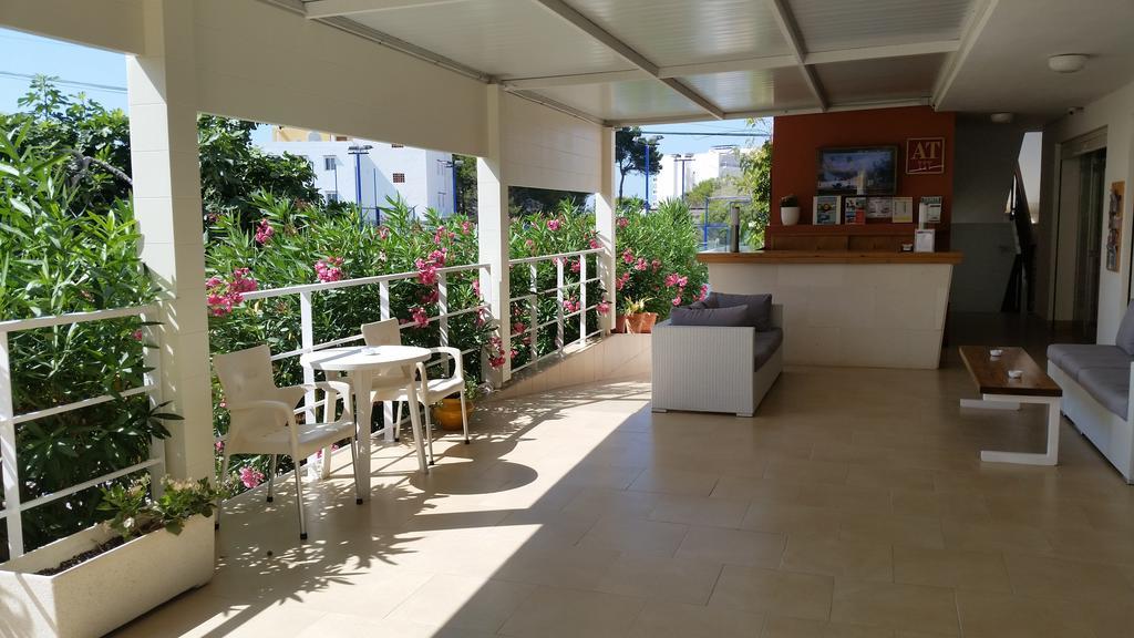 Apartamentos Vista Al Puerto Sant Antoni de Portmany Exterior foto