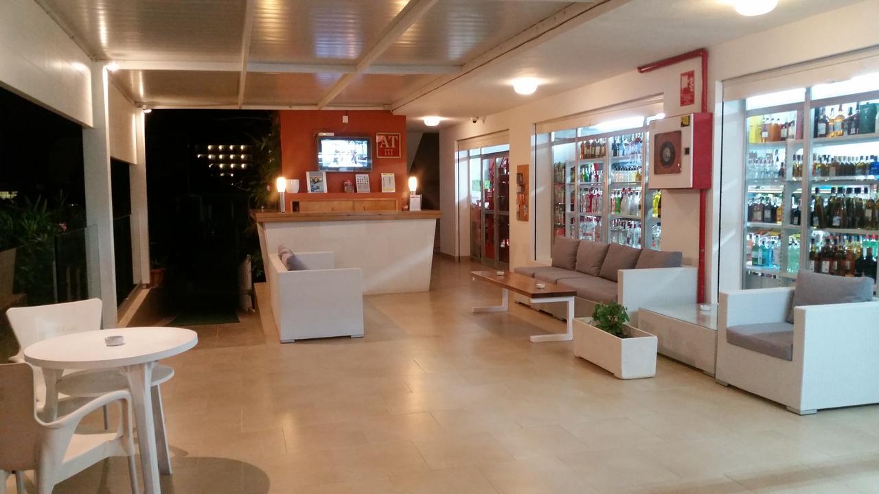 Apartamentos Vista Al Puerto Sant Antoni de Portmany Exterior foto